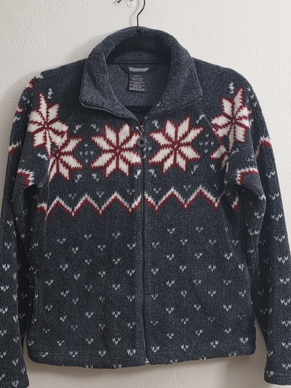 Barrage Men’s Gray Zip-Up Sweater with Red & Cream Pattern